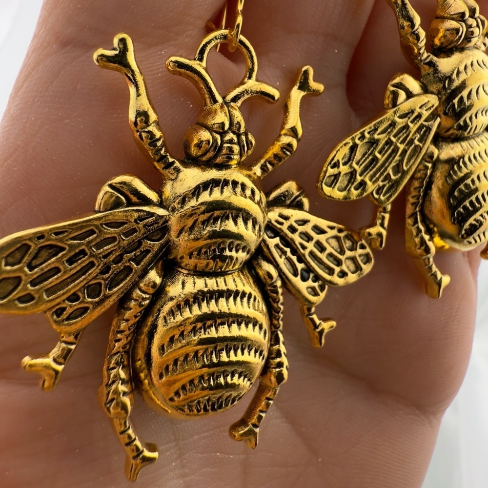 Classic Gold Honey Bee Vintage Dangle Earrings - Picture 7 of 8